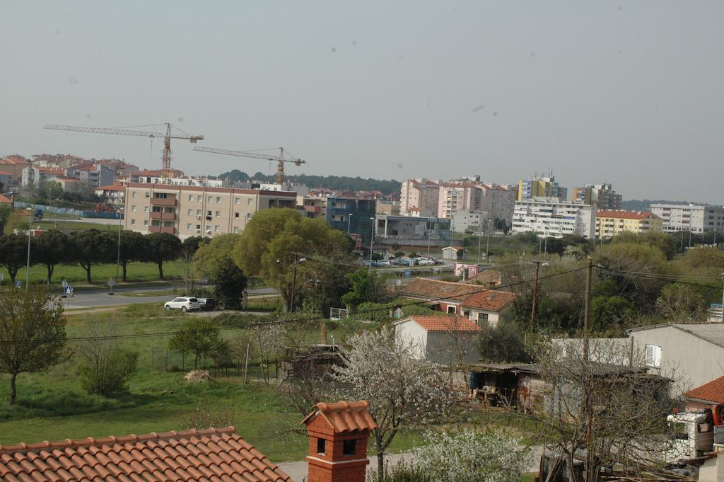 Apartments Saric Pula Bagian luar foto