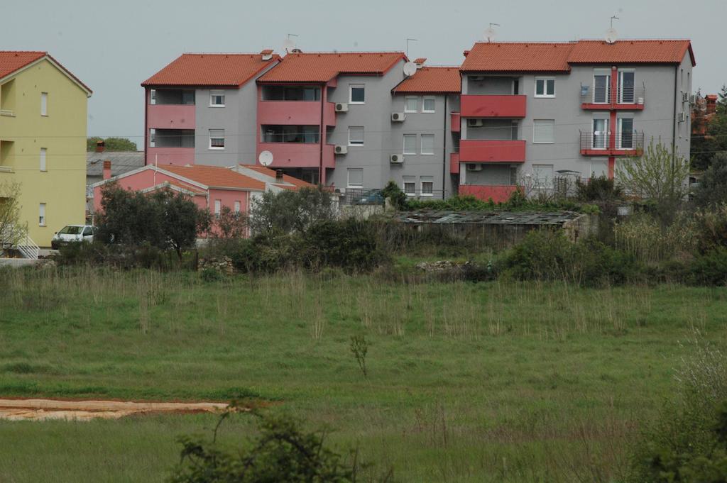 Apartments Saric Pula Bagian luar foto