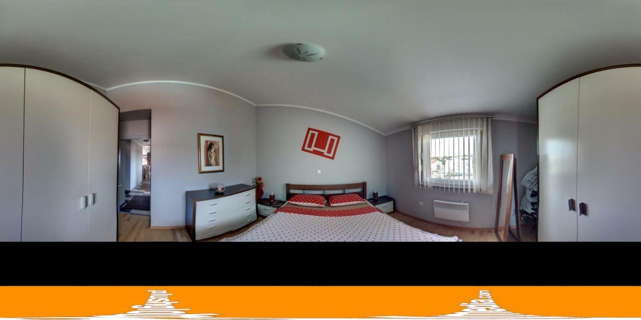 Apartments Saric Pula Bagian luar foto