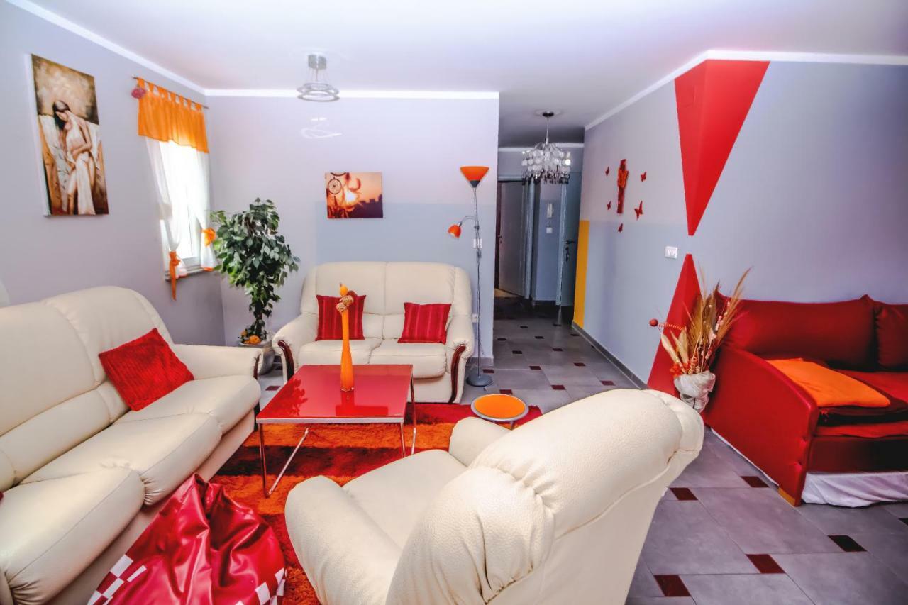 Apartments Saric Pula Bagian luar foto